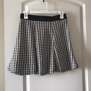 La Vie 89, houndstooth print skirt